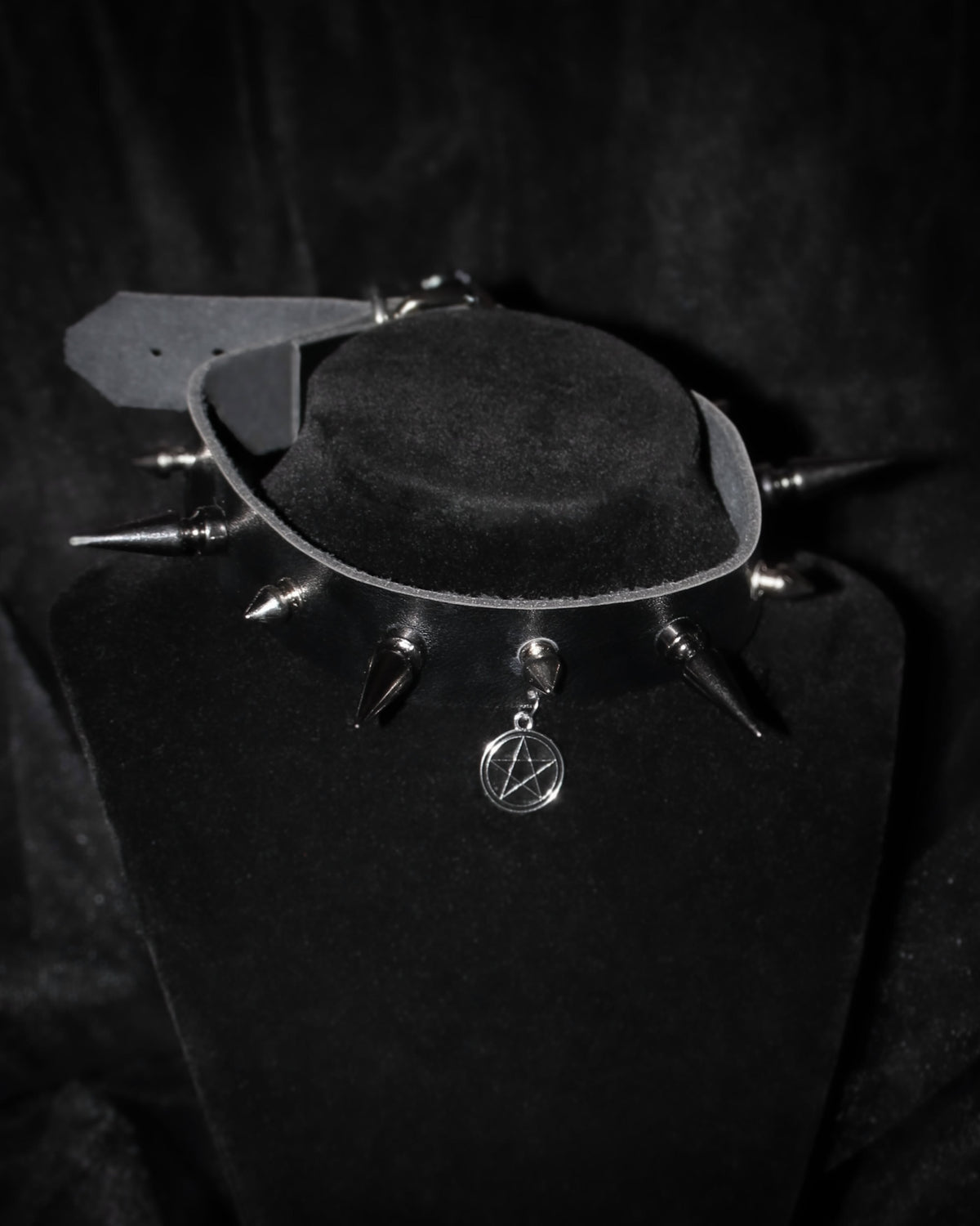 Pentacle Faux Leather Choker