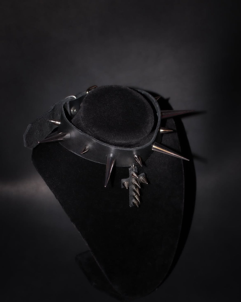 Spiked Cross Choker